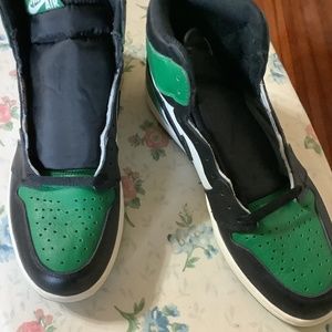 Air Jordan Retro High Pine Green men size 10.5